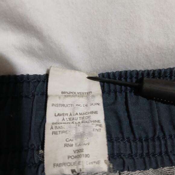 VUORI Men's Medium swim trunks Grey with a tropical print full support lining - Picture 10 of 11